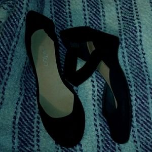 these shoes are from me too, they are a navy blue size 6 women's wedges